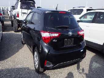 TOYOTA VITZ 2017 Image 3