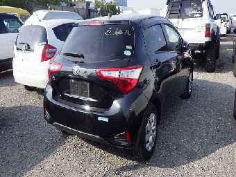TOYOTA VITZ 2017 Image 4