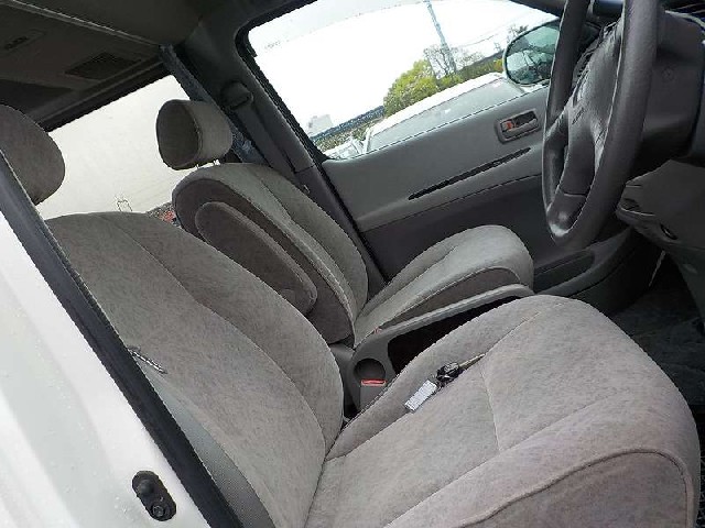 TOYOTA REGIUSACE 2001 Image 24