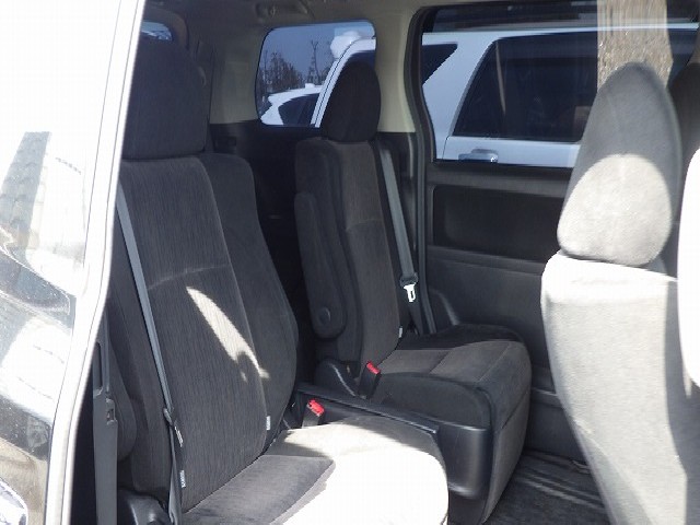 TOYOTA ALPHARD 2012 Image 19