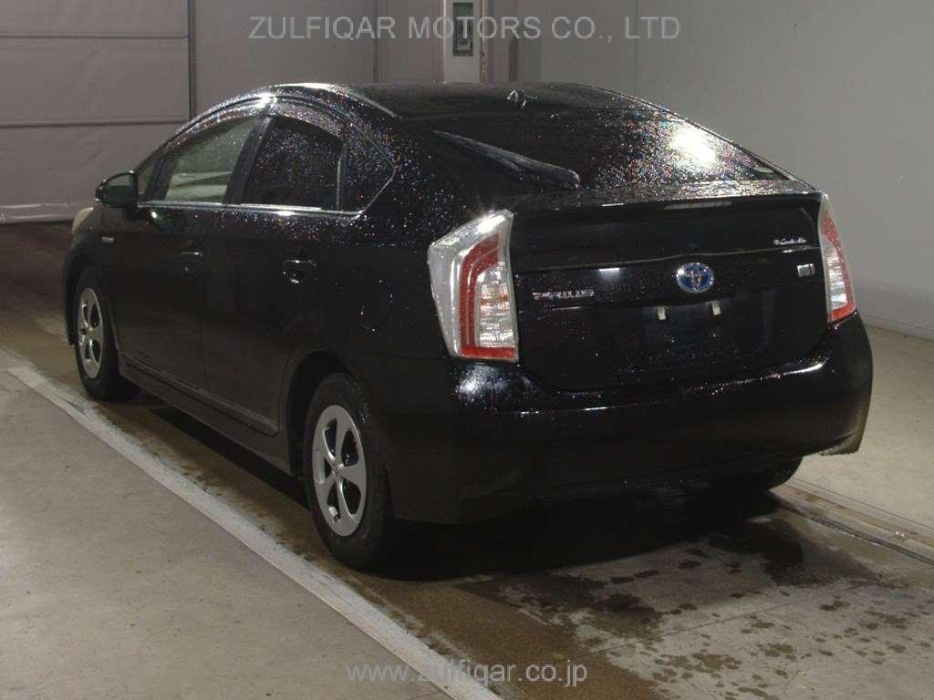 TOYOTA PRIUS 2014 Image 4