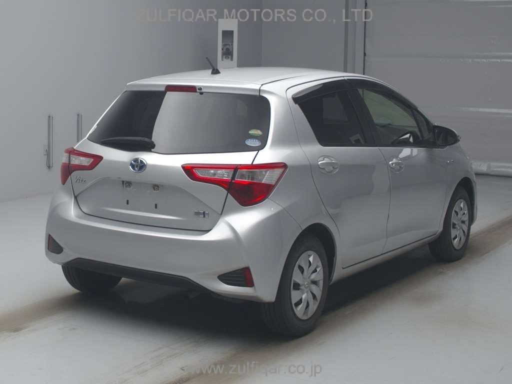 TOYOTA VITZ 2017 Image 2