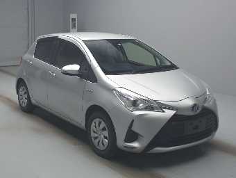 TOYOTA VITZ 2017 Image 3