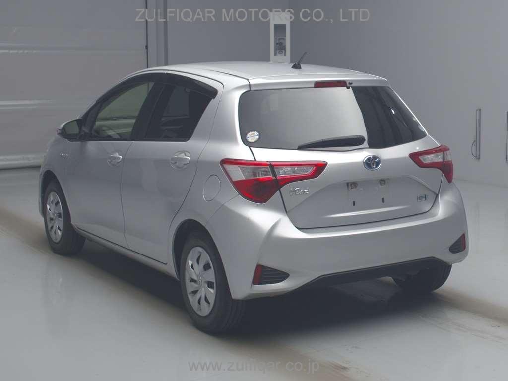 TOYOTA VITZ 2017 Image 4