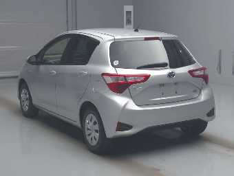 TOYOTA VITZ 2017 Image 4