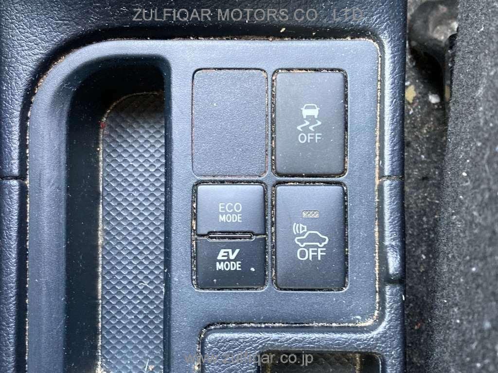 TOYOTA VITZ 2017 Image 7