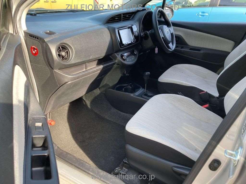 TOYOTA VITZ 2017 Image 8