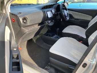 TOYOTA VITZ 2017 Image 8