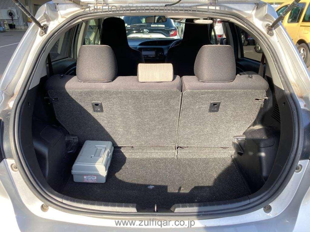 TOYOTA VITZ 2017 Image 10