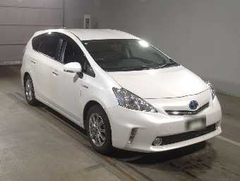 TOYOTA PRIUS ALPHA 2014 Image 3