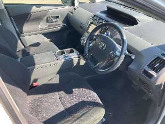 TOYOTA PRIUS ALPHA 2014 Image 5