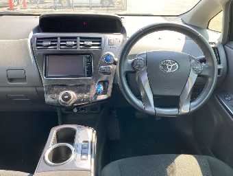 TOYOTA PRIUS ALPHA 2014 Image 6