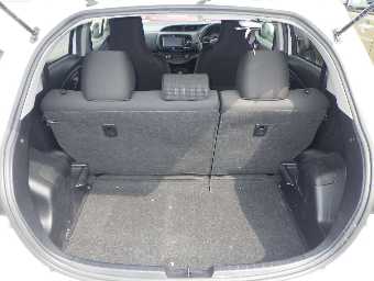 TOYOTA VITZ 2018 Image 8