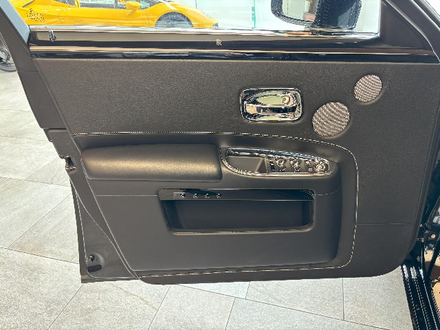 ROLLS ROYCE GHOST 2016 Image 32