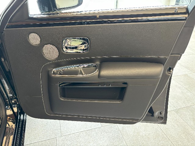 ROLLS ROYCE GHOST 2016 Image 40