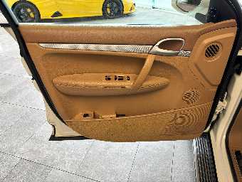 PORSCHE CAYENNE 2010 Image 16