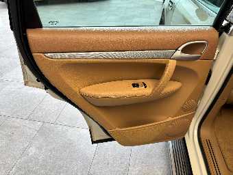 PORSCHE CAYENNE 2010 Image 19
