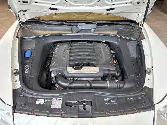 PORSCHE CAYENNE 2010 Image 44