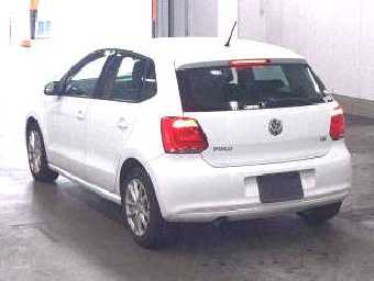 VOLKSWAGEN POLO 2012 Image 2