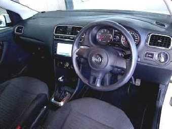VOLKSWAGEN POLO 2012 Image 3