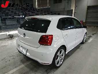 VOLKSWAGEN POLO 2012 Image 2