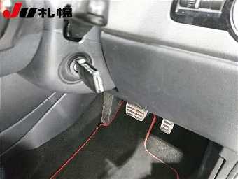 VOLKSWAGEN POLO 2012 Image 4