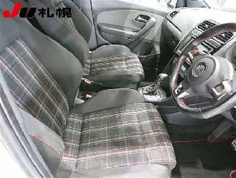 VOLKSWAGEN POLO 2012 Image 5