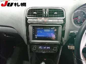 VOLKSWAGEN POLO 2012 Image 6