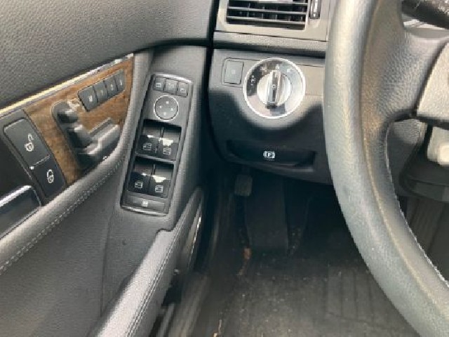 MERCEDES BENZ C CLASS 2010 Image 20