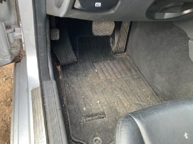 MERCEDES BENZ C CLASS 2010 Image 40