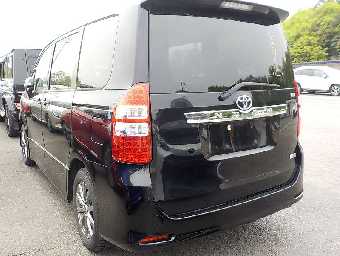 TOYOTA NOAH 2012 Image 3