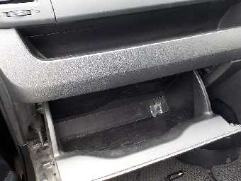 TOYOTA NOAH 2012 Image 9