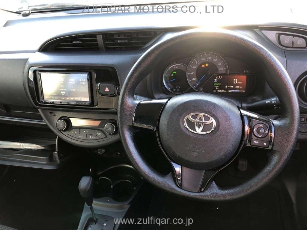TOYOTA VITZ 2020 Image 6