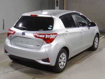 TOYOTA VITZ 2019 Image 2