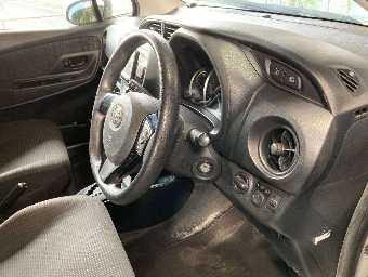 TOYOTA VITZ 2019 Image 5