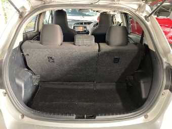 TOYOTA VITZ 2019 Image 8