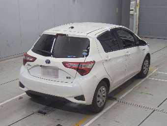 TOYOTA VITZ 2020 Image 2