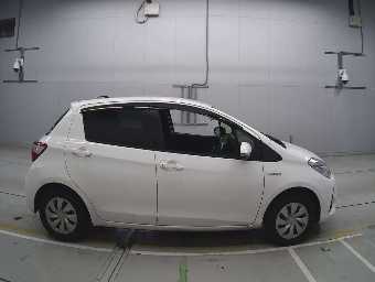TOYOTA VITZ 2020 Image 3