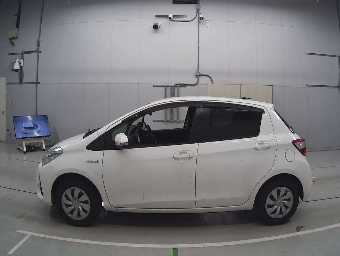 TOYOTA VITZ 2020 Image 4