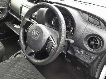 TOYOTA VITZ 2020 Image 7