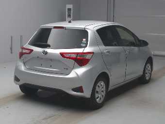 TOYOTA VITZ 2018 Image 2