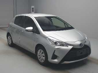 TOYOTA VITZ 2018 Image 3