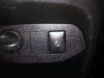 TOYOTA VITZ 2018 Image 9