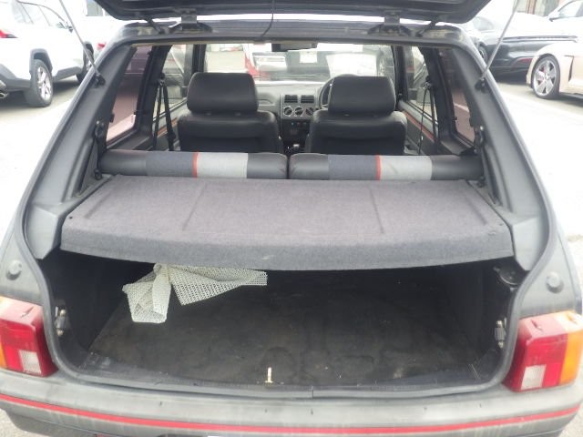 PEUGEOT 205 1991 Image 27