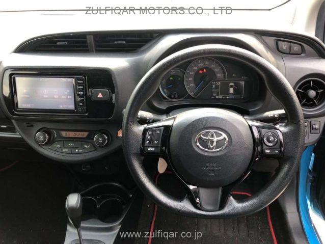 TOYOTA VITZ 2017 Image 6