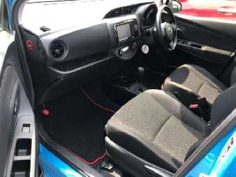 TOYOTA VITZ 2017 Image 9