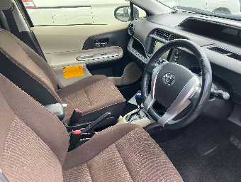 TOYOTA AQUA 2012 Image 8