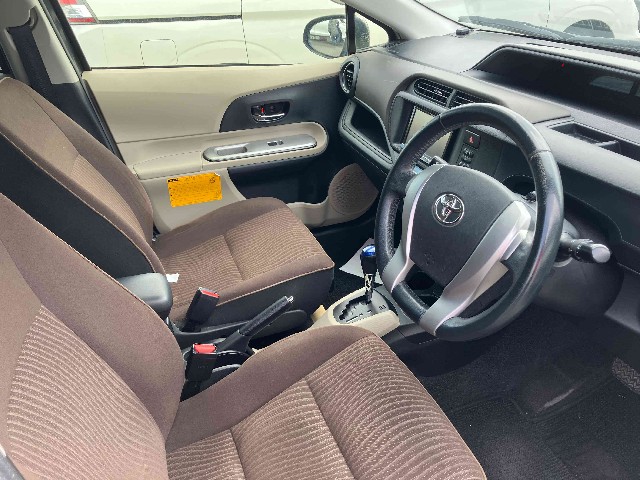 TOYOTA AQUA 2012 Image 20