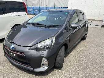 TOYOTA AQUA 2012 Image 2