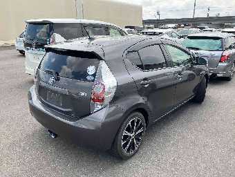 TOYOTA AQUA 2012 Image 4